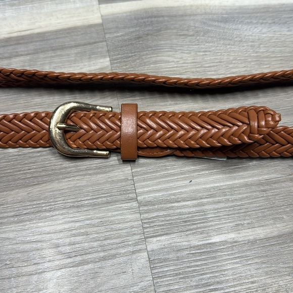 🚩 Braided Brown Leather Belt size large - Picture 2 of 4